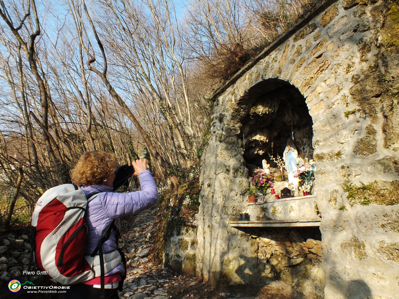 11 Santella Madonna di Lourdes.JPG